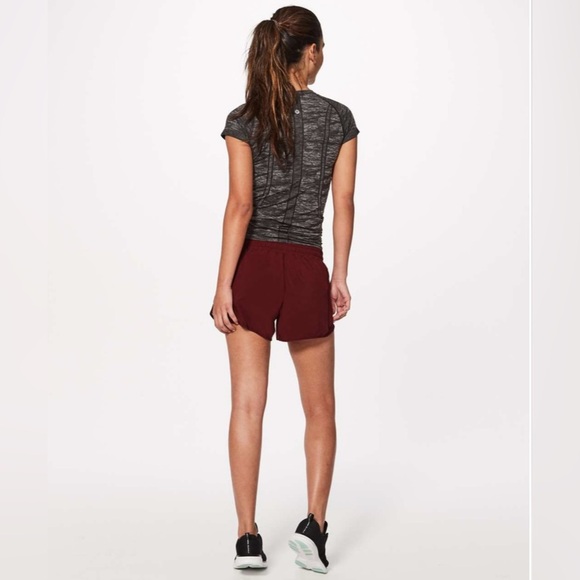 Lululemon Hotty Hot Shorts II Long 4” Deep Rouge Size 4 – Rare Retired Color - Picture 4 of 9